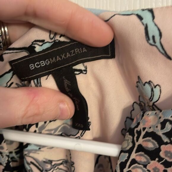 BCBG MaxAzria VickyDusty RosePinkFloralPink SleevlessBlouseTank XXSmall EUC - Picture 4 of 8